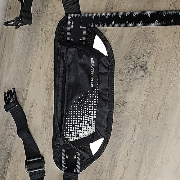MYTAGALONGS Belt Bag - Picture 3 of 4